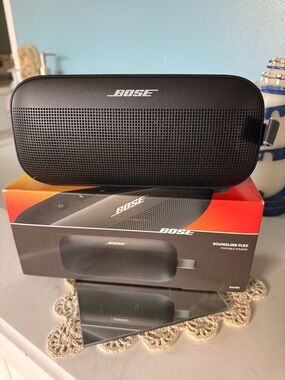 Bose SoundLink Flex Portable Speaker - Black